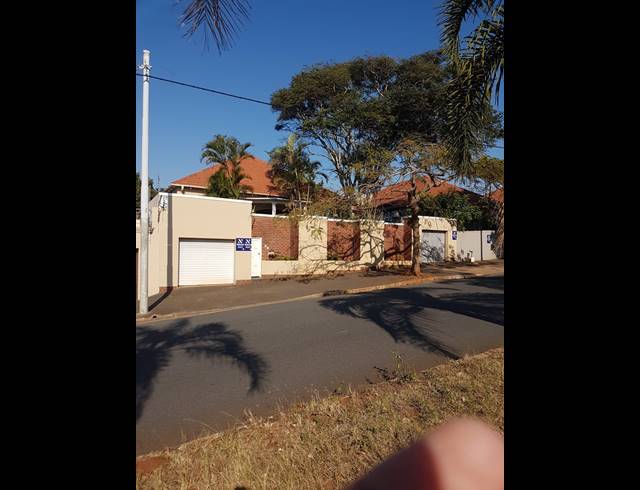 4 BEDROOM HOUSE TO LET IN MORNINGSIDE